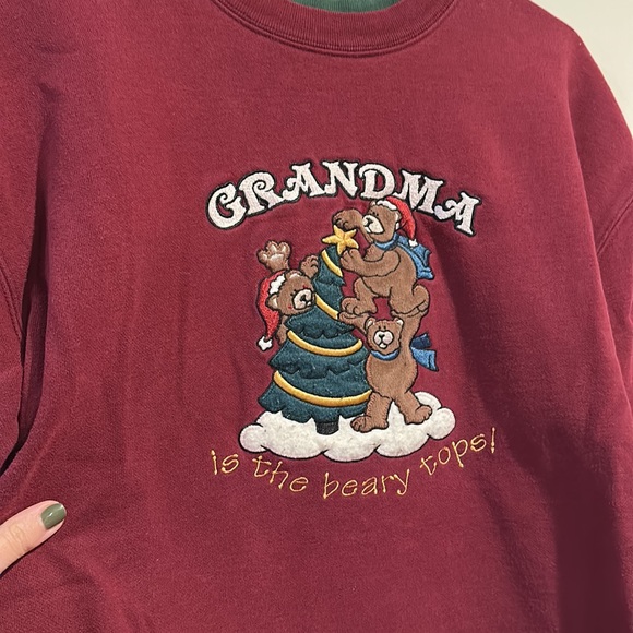 Vintage Christmas Grandma is the Beary Tops! Sweatshirt - Picture 5 of 11